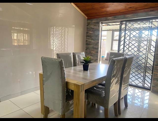 3 BEDROOM HOUSE FOR SALE IN FERNWOOD